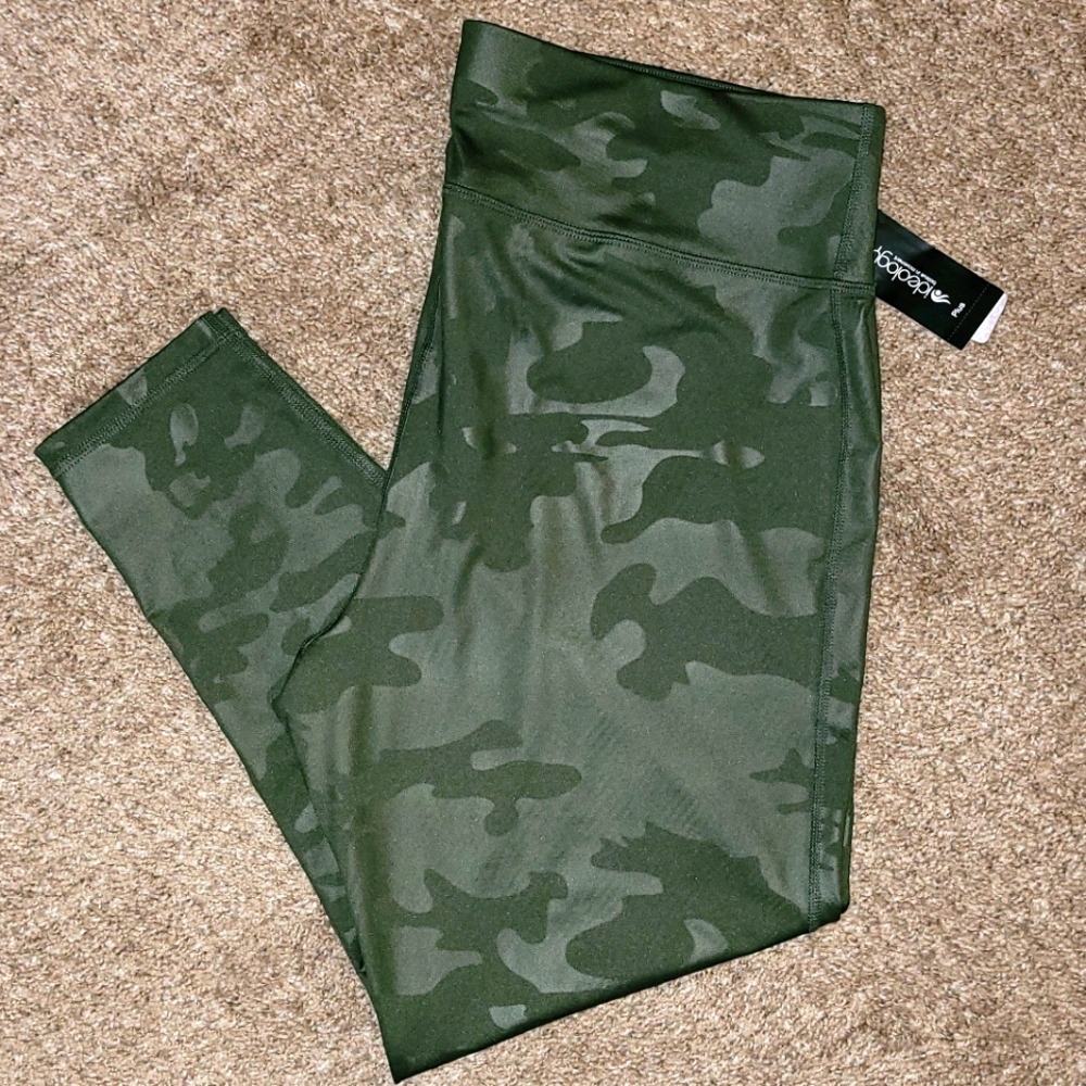 NWT- Ideology Green Camo Leggings